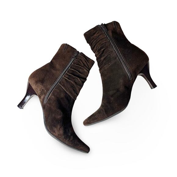 White Mountain Suede Boots Slouch Ankle Wrinkle Zip High Pointy Sexy Brown 8 - Picture 1 of 8